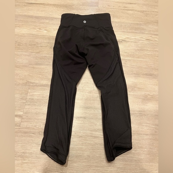 Black Lululemon Wonderunder Leggings - Picture 3 of 5